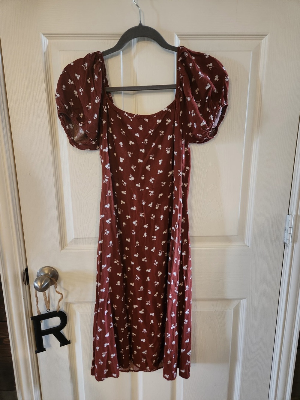 Mi Ami Rust/Burgundy Floral Puff-Sleeve Midi Dress, Small